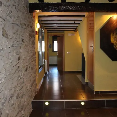 Guest house Els Canonges Allotjament 2*